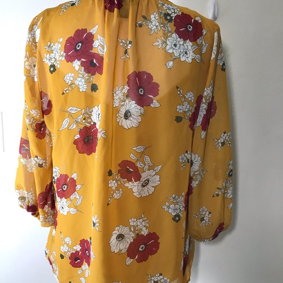 B-Design Top - Picture 7 of 8